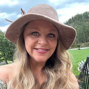 Meet your Posher, Bobbi